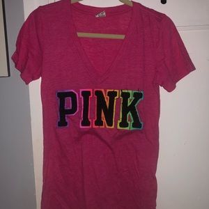 Tee shirt with rainbow pink design